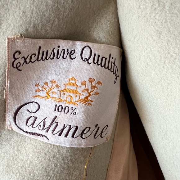 Vintage Cashmere fur collar coat - Picture 5 of 11